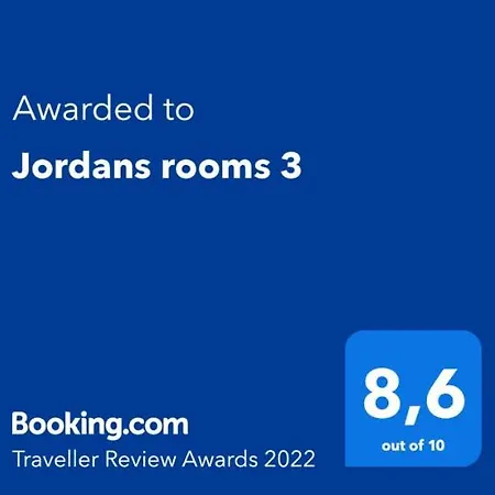 Apartment Jordans 3 *